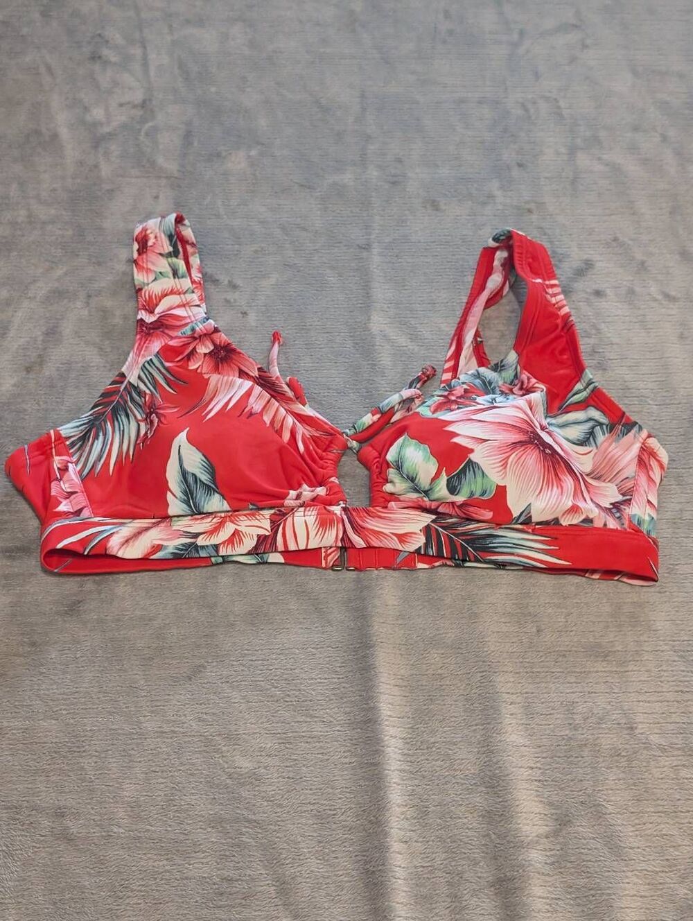 Kona Sol Red Floral Cut Out Bikini Top Women's Size D/DD